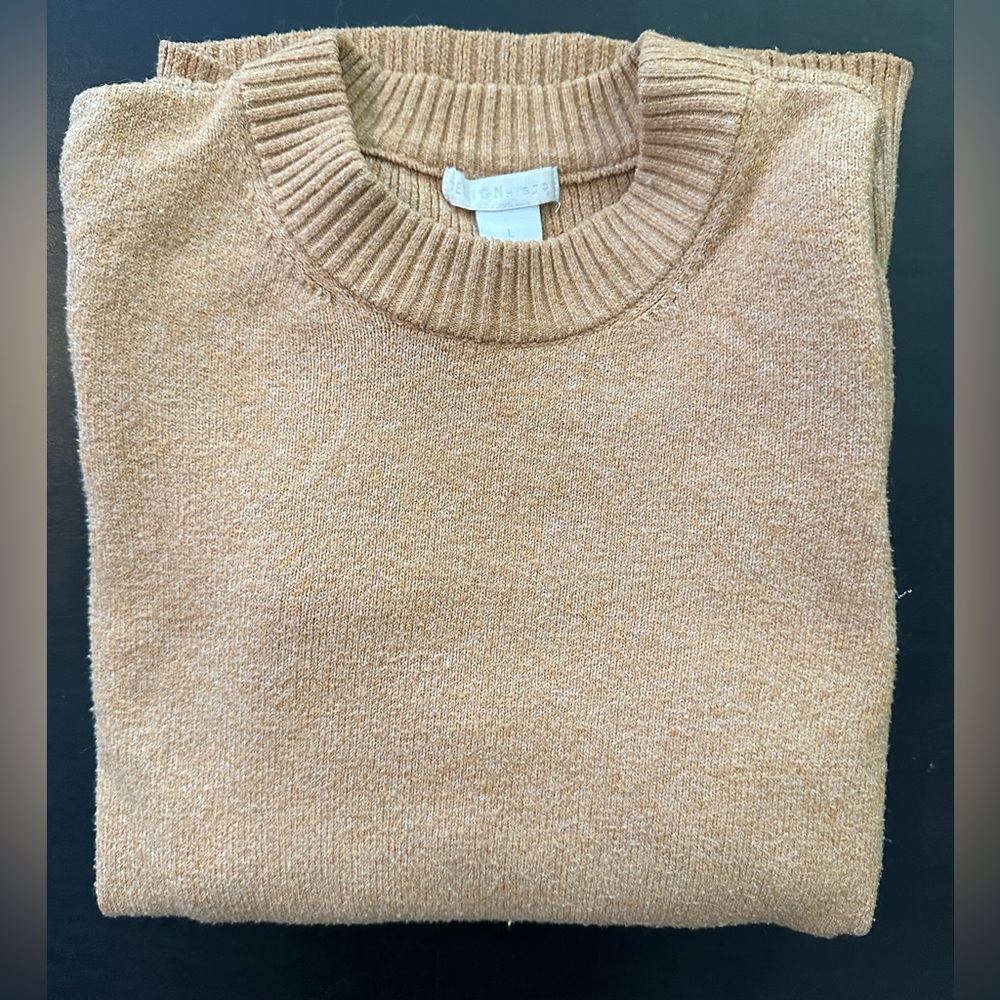 Design History Cozy Tan Crew Neck Sweater. Ribbed in back.